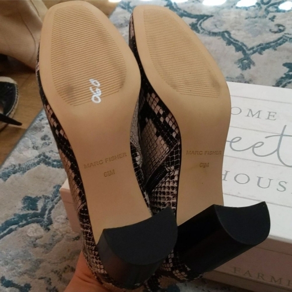Marc Fisher snakeskin ankle booties 6.5 - Picture 5 of 9